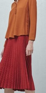 Pleated midi skirt